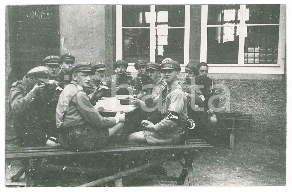 1936 GERMANY 13 Komp. Inf. Rgt. 15 - Haus auf der Leuchtenburg von der Jugend Fotografia originale d'epoca, con didascalia al verso.   POOR/danneggiato vasto residuo cartaceo al verso Formato: 14x9 cm originale e autentica 1