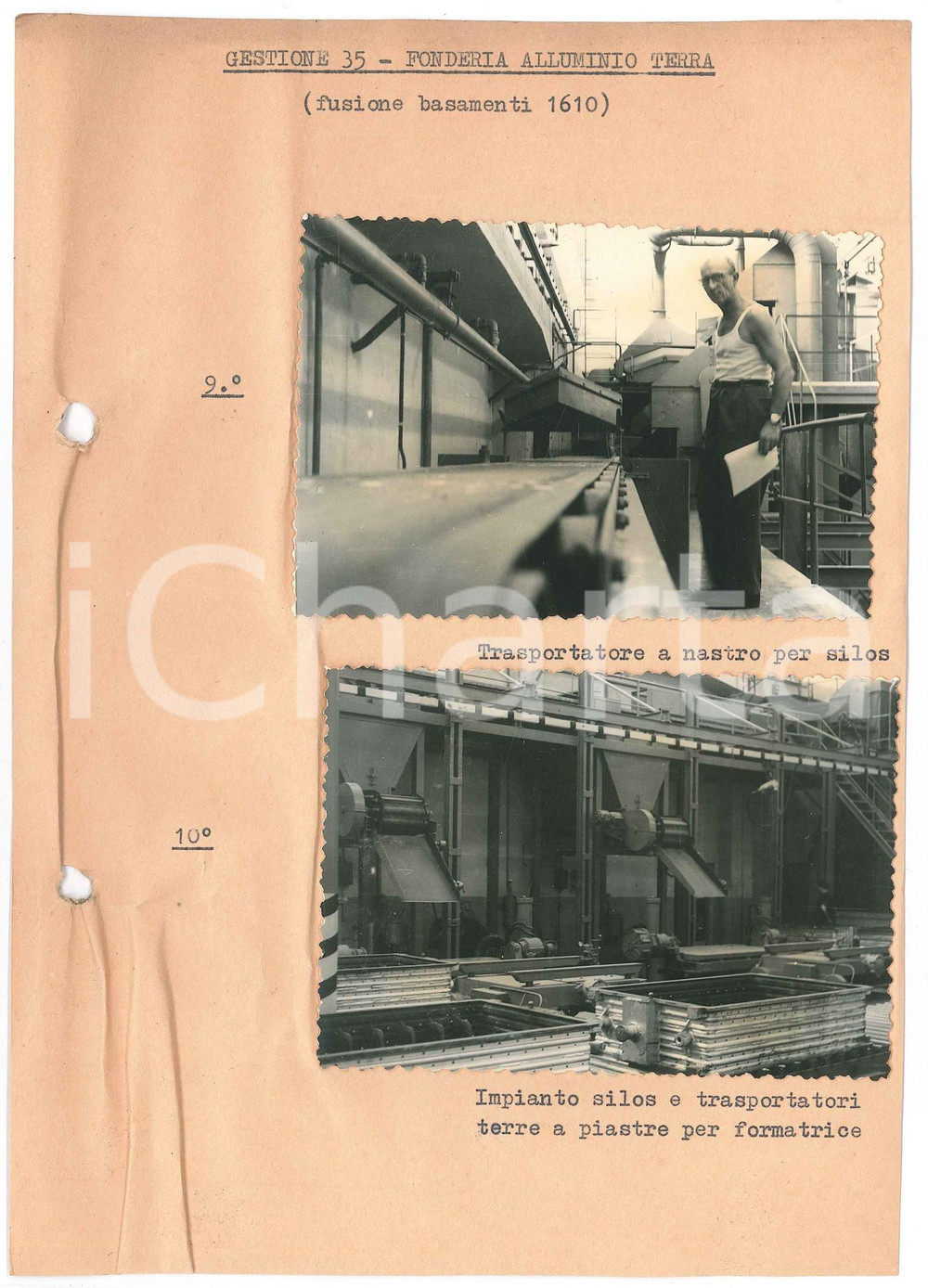 1965 ca ARESE - ALFA ROMEO Fonderia Alluminio Terra - Impianto silos *2 foto  Lotto di due fotografie originali d'epoca, montate su carta, con didascalie dattiloscritte.Timbro al verso "Alfa Romeo - Direzione Nuovi Impianti". POOR/danneggiato aloni alle fotografie; fori da classificatore al lato sinistro Formato: 9x7 cm (fotografie); 15x22 cm originale e autentica 1