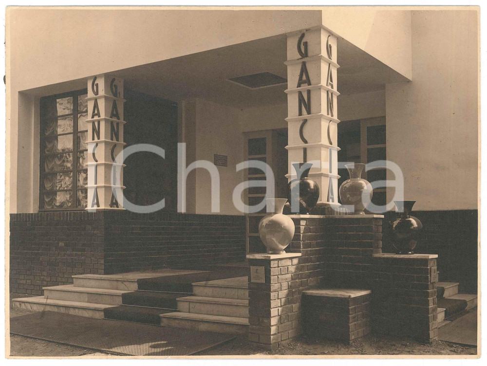 1930 ca ARCHITETTURA FASCISTA - CANELLI (?) Palazzina GANCIA - Foto 23x17 cm Fotografia originale d'epoca. FAIR/discreto vasto residuo cartaceo al verso Formato: 23x17 cm originale e autentica 1