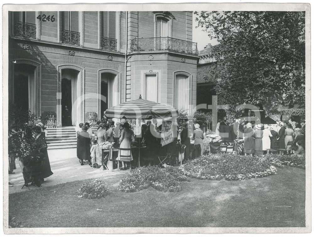 1931 TORINO Giardino marchesa COMPANS DE BRICHANTEAU Vendita Pro Derelitti *Foto  Fotografia originale d'epoca.FOTOGRAFO: Ottolenghi - Torino FAIR/discreto increspature e macchie di umidità al lato inferiore Formato: 24x18 cm originale e autentica 1