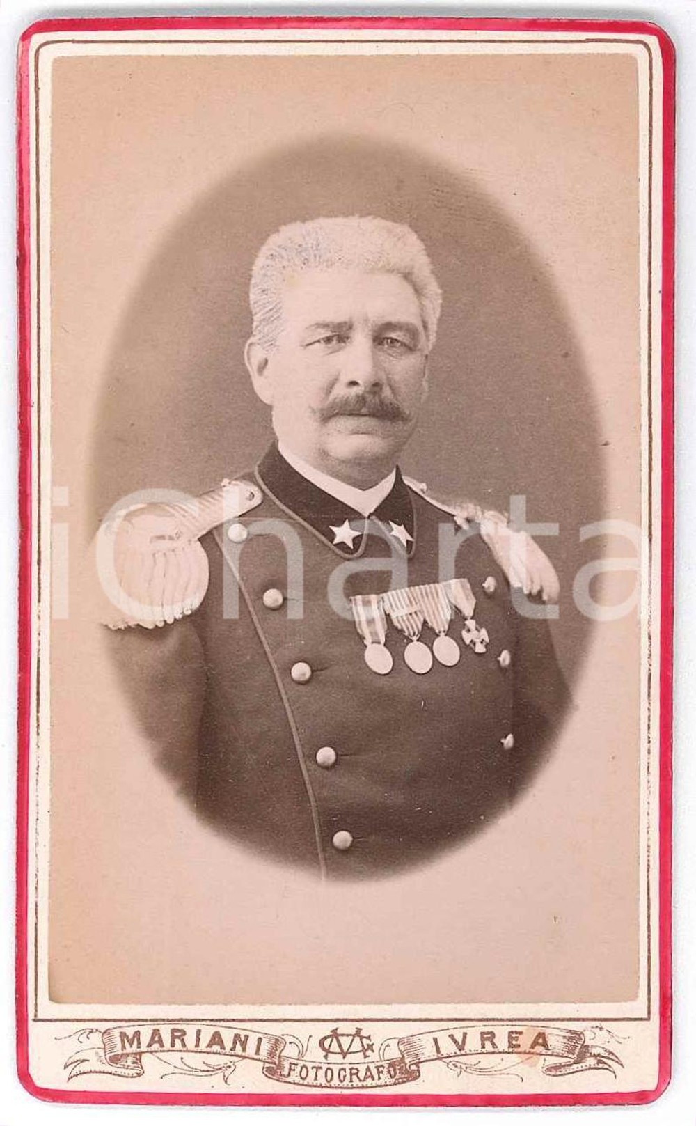 1880 ca IVREA Regio Esercito - Alto ufficiale con medaglie *Foto MARIANI CDV  Fotografia d'epoca, montata su cartoncino rigido.FOTOGRAFO: G. Mariani - Ivrea, via Arduino 11 GOOD/buono  Formato: 6x10 cm originale e autentica 1
