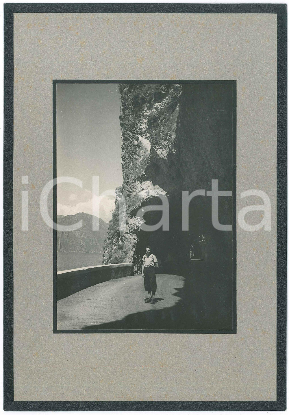 1948 LAGO D'ISEO - Strada VELLO - TOLINE - Foto ANIMATA 16x23 cm  Fotografia d'epoca, montata su cartoncino morbido rivestito.Didascalia originale al verso. GOOD/buono  Formato: 16x23 cm originale e autentica 1
