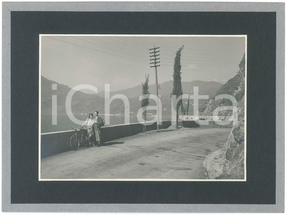 1941 LAGO D'ISEO - RIVA DI SOLTO - Veduta - Foto ANIMATA 23x16 cm  Fotografia d'epoca, montata su cartoncino morbido rivestito.Didascalia originale al verso. GOOD/buono  Formato: 23x16 cm originale e autentica 1