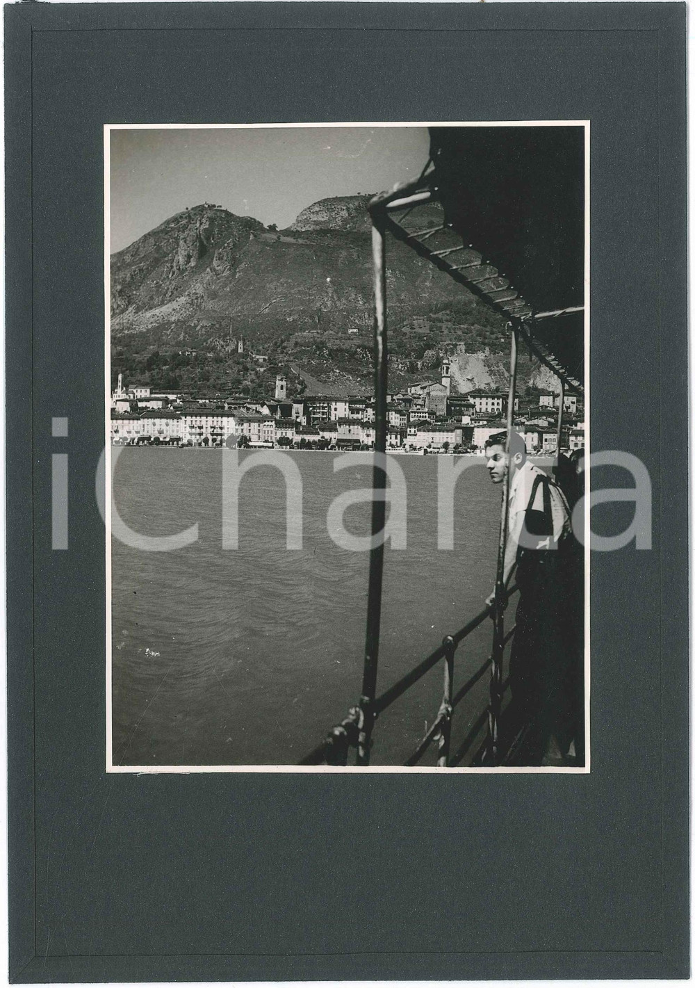 1948 LAGO D'ISEO - LOVERE - Vista dal battello - Foto 16x23cm  Fotografia d'epoca, montata su cartoncino morbido rivestito.Didascalia manoscritta al verso. GOOD/buono  Formato: 16x23 cm originale e autentica 1