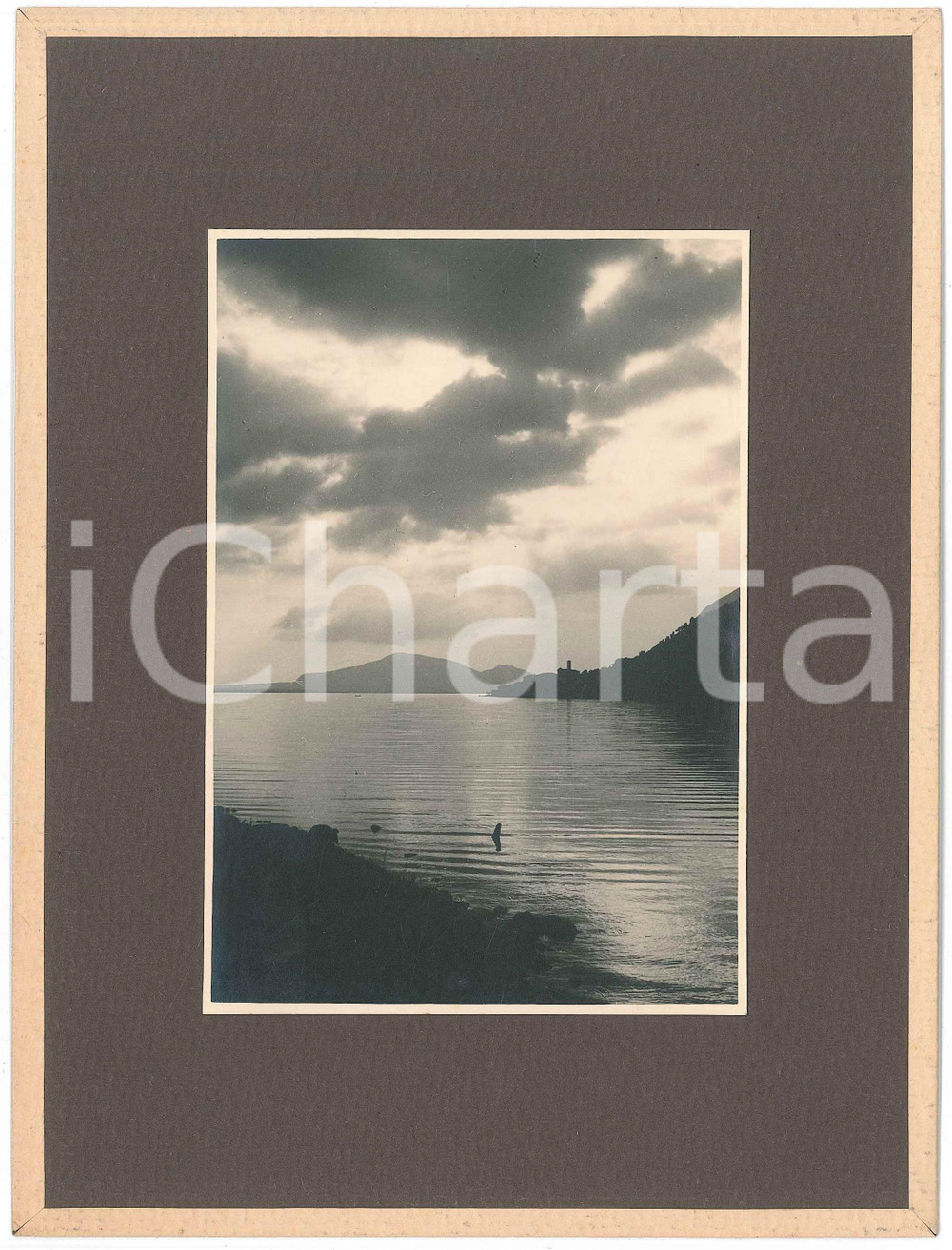 1941 PESCHIERA MARAGLIO - LAGO D'ISEO - Panorama - Foto 17x23 cm  Fotografia d'epoca, montata su cartoncino morbido rivestito.Didascalia dattiloscritta al verso. GOOD/buono  Formato: 17x23 cm originale e autentica 1