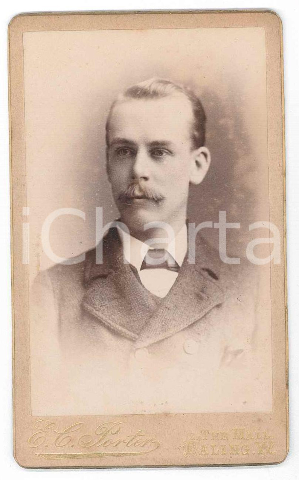 1880 ca EALING /WEST LONDON Portrait of a young man ^Photo  E. C. PORTER CDV  Fotografia d'epoca, su cartoncino rigido.  FAIR/discreto lievi fioriture Formato: 6x10 cm originale e autentica 1