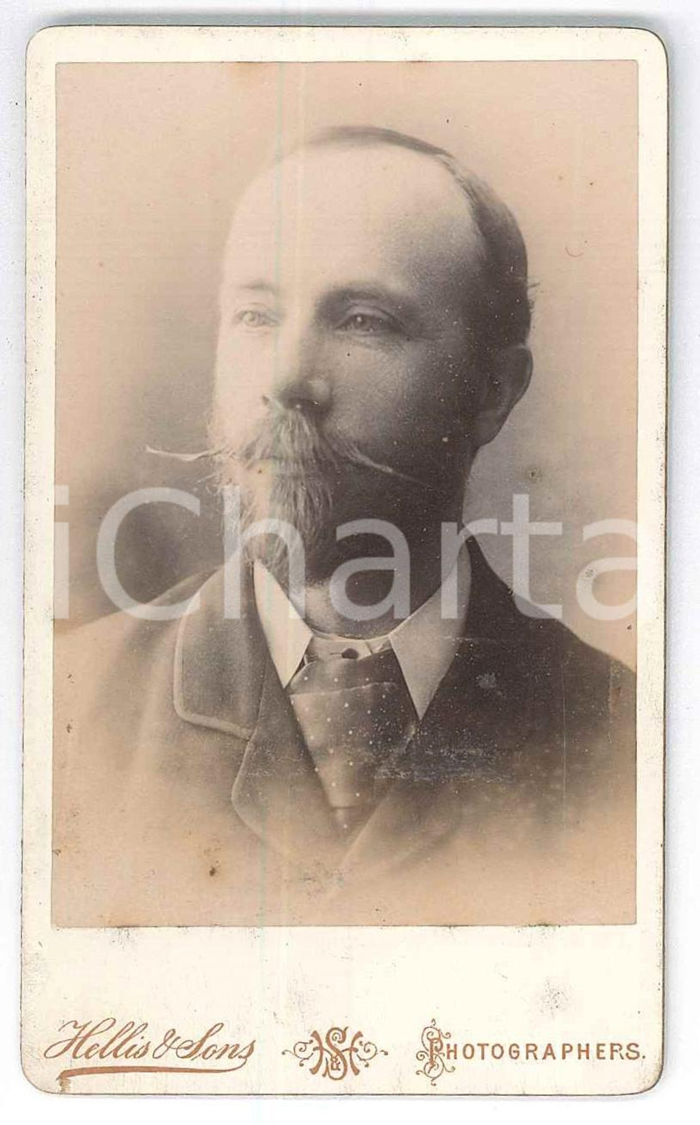 1880 ca LONDON Portrait of a man - Mr MILLEN ^Photo HELLIS & SONS CDV  Fotografia d'epoca, su cartoncino rigido.  FAIR/discreto fioriture Formato: 6x10 cm originale e autentica 1