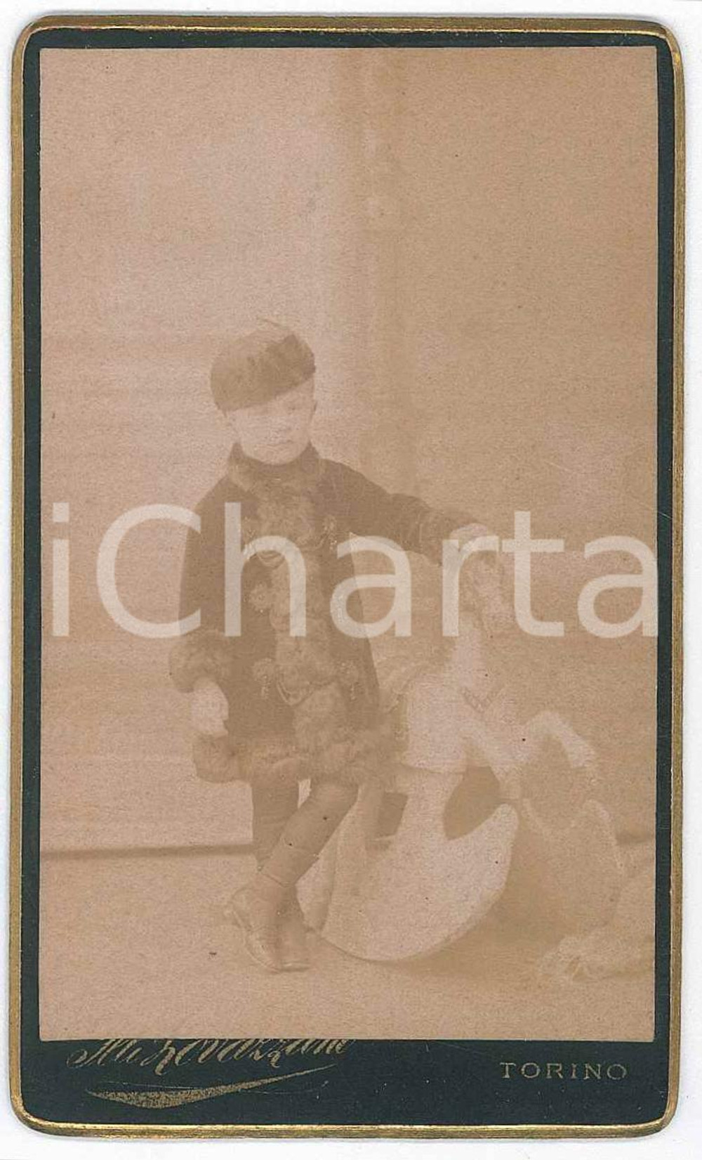 1880 ca TORINO Ritratto di bambino con cavallino a dondolo - Foto LOVAZZANO CDV  Fotografia d'epoca, su cartoncino rigido.FOTOGRAFO: Fratelli Lovazzano - Torino, Galleria Natta 3 GOOD/buono  Formato: 6x10 cm originale e autentica 1