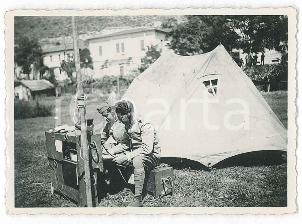 1940 ca WW2 ITALIA - Telegrafisti in accampamento - Foto 9x6 cm Fotografia originale d'epoca. GOOD/buono  Formato: 9x6 cm originale e autentica 1