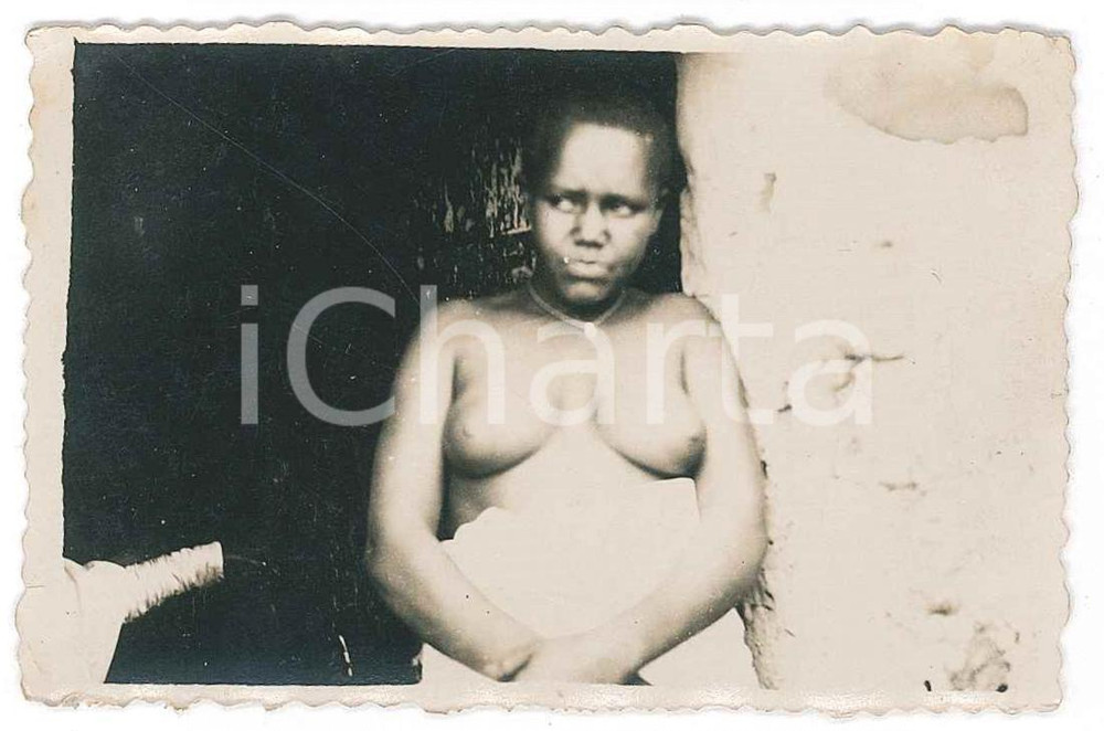 1940 ca AOI ETIOPIA Donna indigena - NUDO ETNICO (4) Foto 9x6 cm Fotografia originale d'epoca. GOOD/buono  Formato: 9x6 cm originale e autentica 1