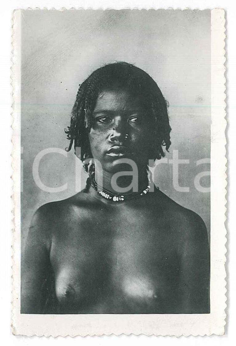 1940 ca AOI ETIOPIA Donna indigena - NUDO ETNICO (1) Foto 6x9 cm Fotografia originale d'epoca. GOOD/buono  Formato: 6x9 cm originale e autentica 1