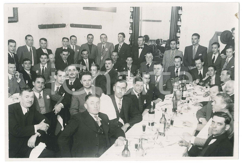 1950 ca ROSARIO (ARGENTINA) Pranzo aziendale - Foto J. ARANDA 18x12 cm Fotografia originale d'epoca. GOOD/buono  Formato: 18x12 cm originale e autentica 1
