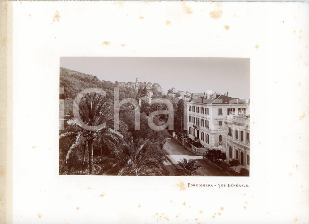 1910 ca ITALIA - BORDIGHERA - Veduta generale - Foto vintage Fotografia seriale d'epoca, montata su cartoncino morbido.Margine telato a sinistra. POOR fioriture Formato: 30x23 (cartoncino); 18x11 (fotografia)) originale e autentica 1