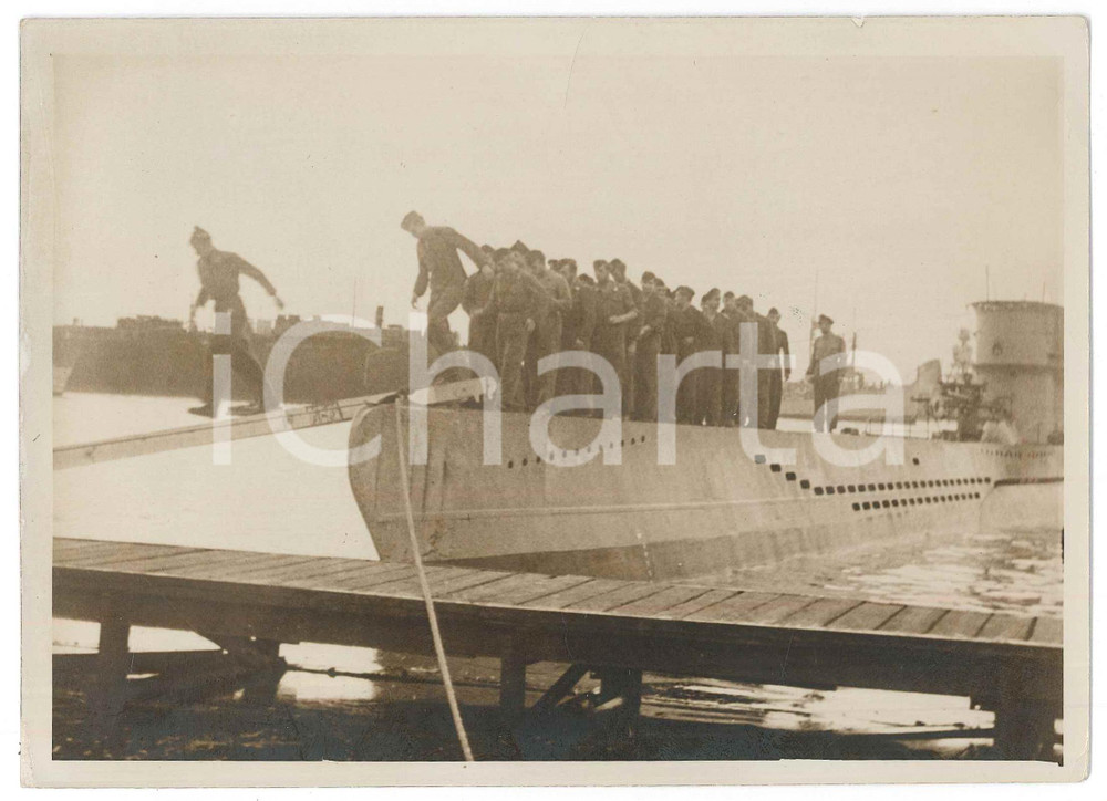1941 WW2 - ROMA Sommergibile che ha affondato Portaerei HMS Ark Royal - Foto Fotografia d'epoca.  FAIR/discreto Lievi piegature agli angoli Formato: 24x18 originale e autentica 1