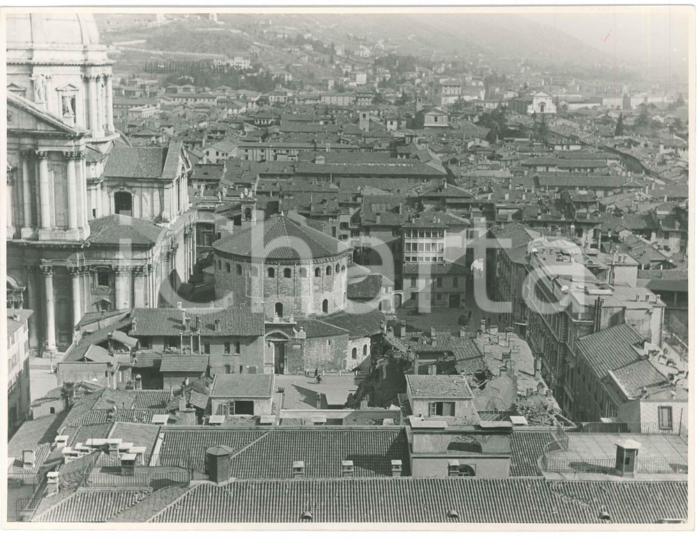 1945 WW2 BRESCIA - Bombardamenti - Area della cattedrale - Veduta aerea *Foto  Fotografia d'epoca.  GOOD/buono  Formato: 24x18 cm originale e autentica 1