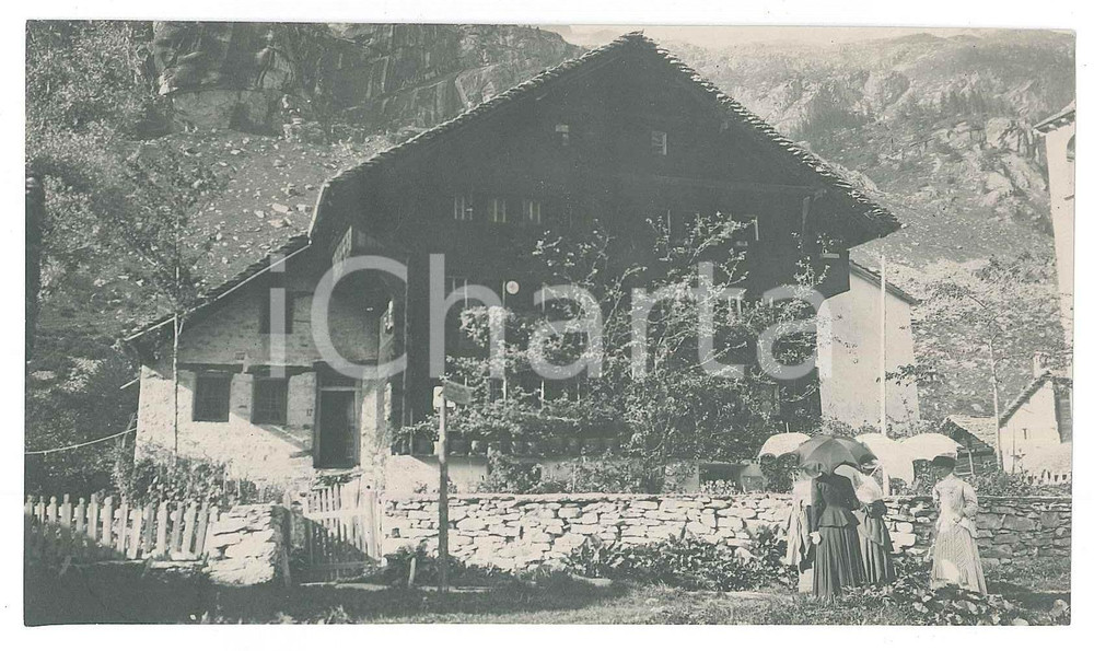 1905 ca MACUGNAGA (VCO) Donne in paese - Foto VINTAGE 14x8 cm  Fotografia d'epoca. GOOD/buono  Formato: 14x8 cm originale e autentica 1