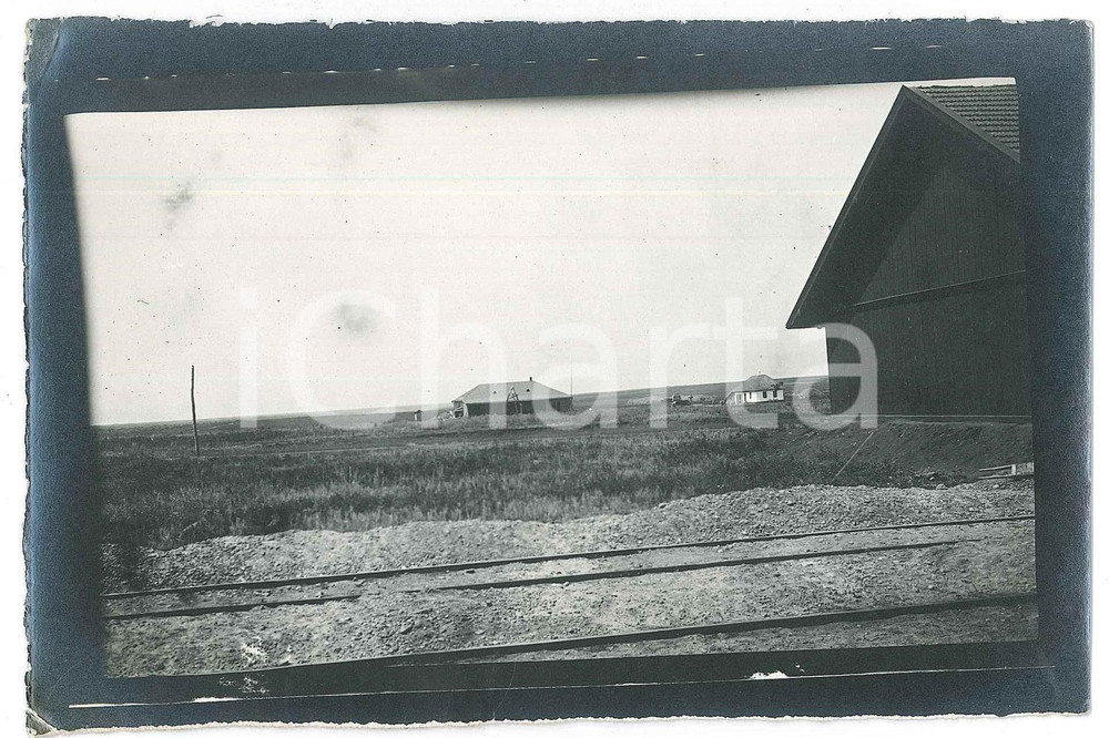 1913 CAUCASO - Edifici rurali - Foto VINTAGE 15x9 cm  Fotografia d'epoca. FAIR/discreto minima piegatura angolare e difetti di stampa Formato: 15x10 cm originale e autentica 1