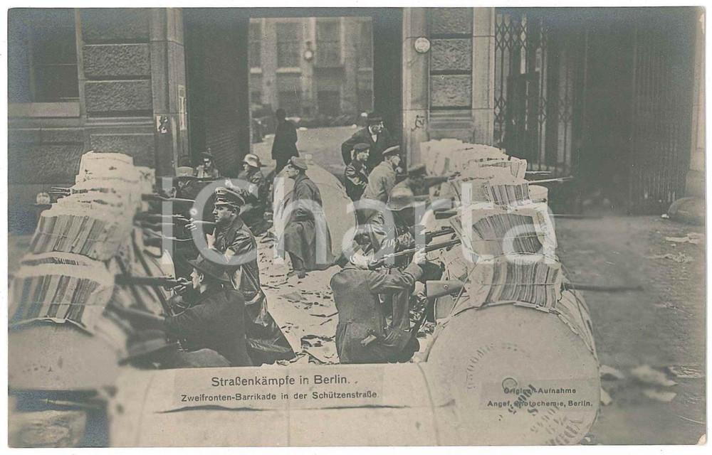 1919 BERLIN SPARTACIST UPRISING Zweifronten-Barrikade - Schützenstraße *Postcard Cartolina postale d'epoca, non viaggiata.CONDIZIONI: GFORMATO: 14x9 cm    originale e autentica 1