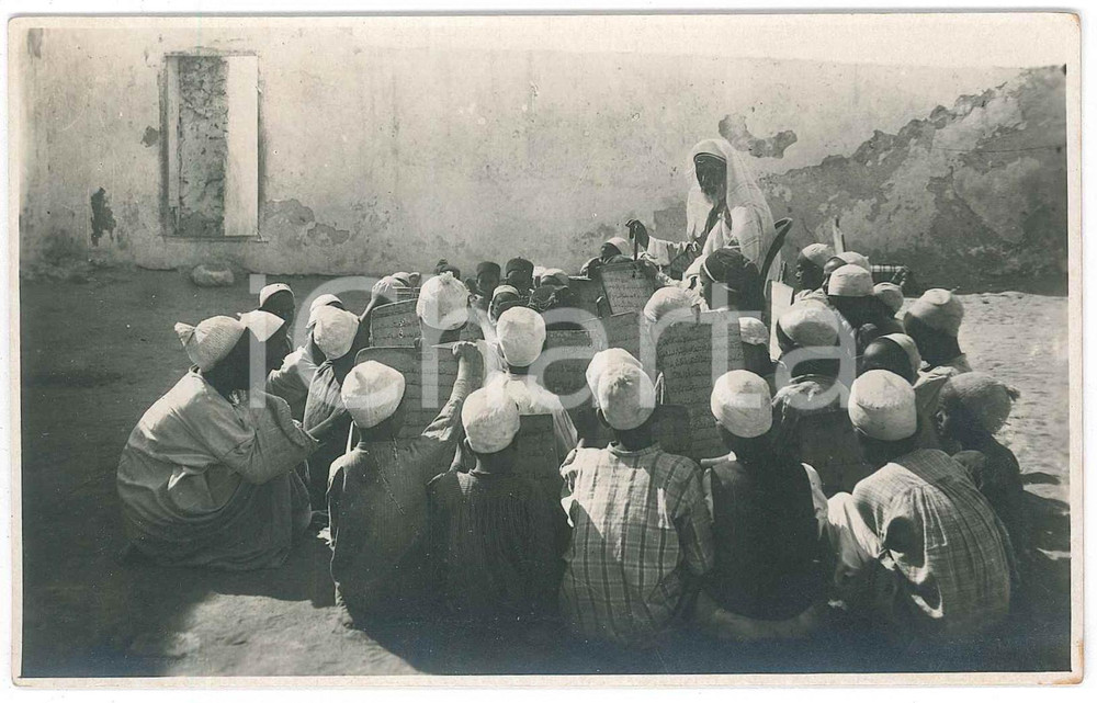 1930 ca BENGASI (LIBIA) Scuola coranica - Cartolina postale RPPC  Cartolina postale d'epoca, non viaggiata.CONDIZIONI: GFORMATO: FP    originale e autentica 1