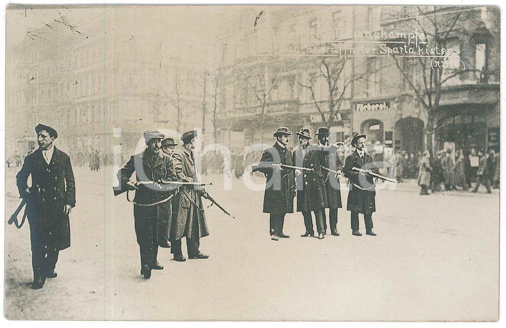 1919 BERLIN - SPARTACIST UPRISING - Aufzug bewaffneter Spartakisten *Postcard Cartolina postale d'epoca, non viaggiata.CONDIZIONI: GFORMATO: 14x9 cm    originale e autentica 1