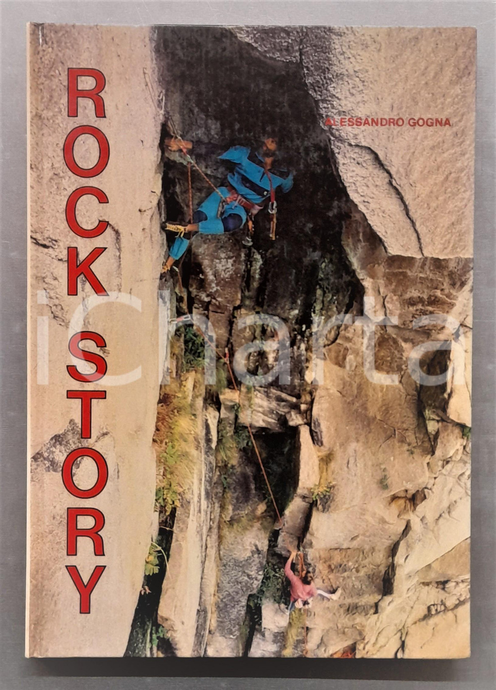 1983 Alessandro GOGNA Rock Story - Melograno Edizioni Brossura editoriale con copertina rigida, illustrato b/n.PAGINE: 124EDITORE: Melograno Edizioni GOOD/buono ma lievi tracce d'uso Formato: 22x30 cm originale e autentica 1