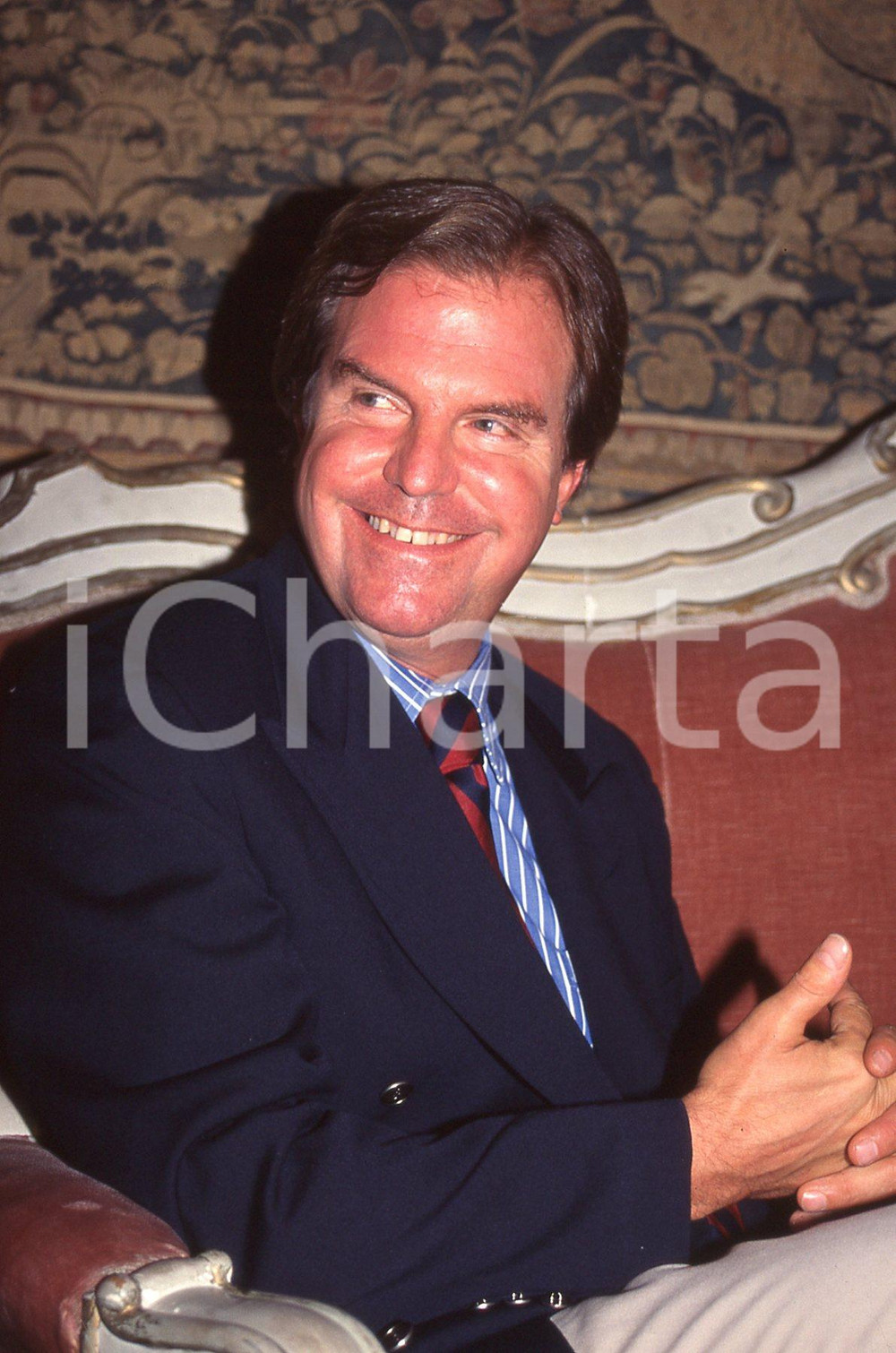 35mm vintage slide* 1995 ITALIA - COSTUME  Nicholas NEGROPONTE ritratto (19)  Diapositiva d'epoca, in formato 35 mm.CONDIZIONI: GOODE' severamente vietata la riproduzione. Tutti i diritti sono riservati.Nella diapositiva ICharta mette in vendita, sul negozio eBay e in esclusiva sul sito "icharta" il proprio archivio composto da numerose diapositive e negativi fotografici d'epoca, tutti originali e autentici, che attraversano la storia del costume italiano tra gli la fine degli anni Sessanta e Novanta.Si tratta di uno sguardo inedito sull'attualit&agrave;, la politica, la vita quotidiana, il gossip e la cultura, che fotografa il cambiamento della nazione in quest'ultimo scorcio del XX secolo. Un'occasione unica per il mercato del collezionismo, che vede finalmente disponibile un archivio eccezionale per vastit&agrave;, tematiche e condizioni, in un settore (il negativo fotografico e la diapositiva) di assoluta novit&agrave; e dalle interessanti prospettive di investimento. GOOD/buono   originale e autentica 1