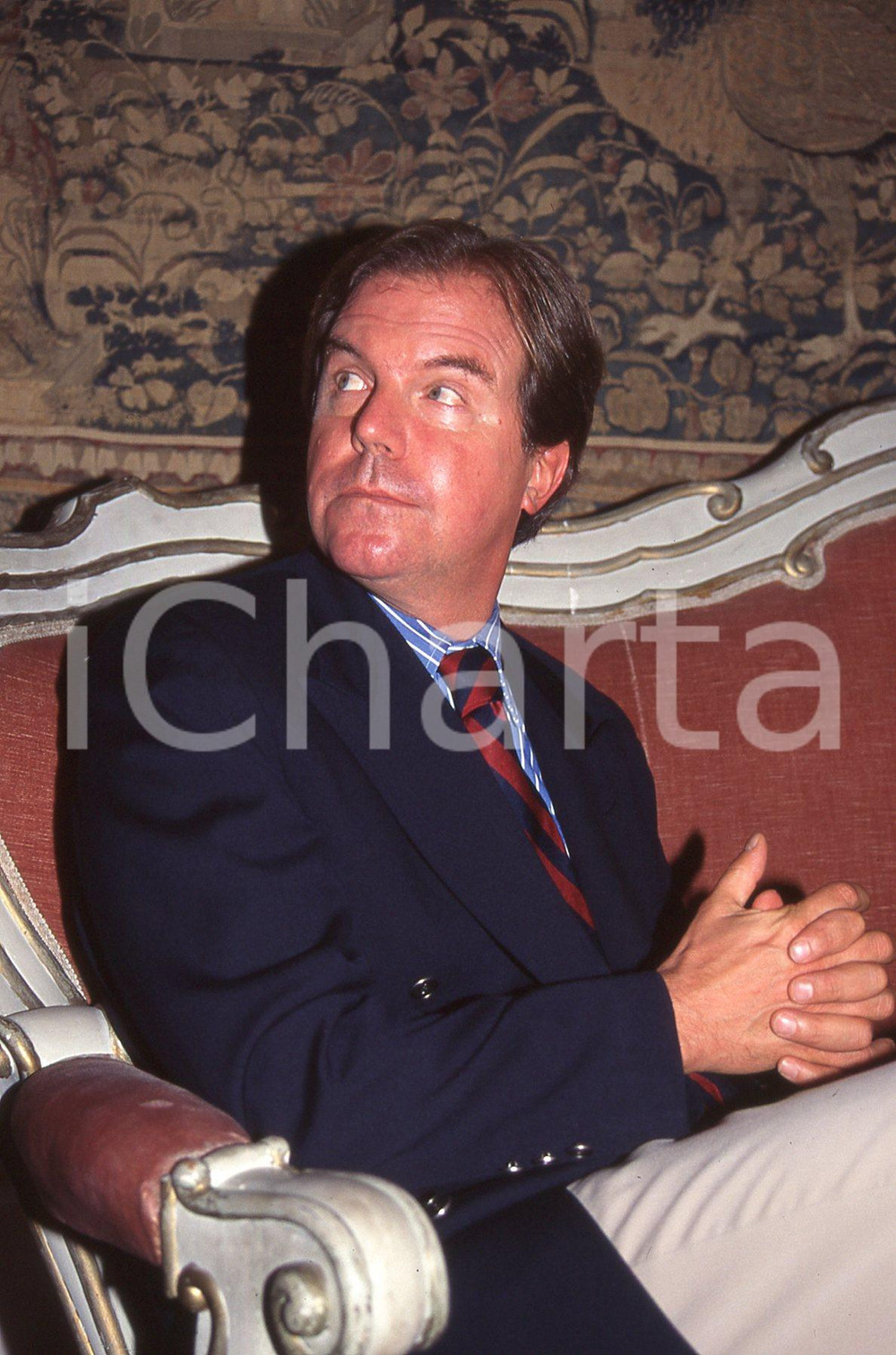 35mm vintage slide* 1995 ITALIA - COSTUME  Nicholas NEGROPONTE ritratto (24)  Diapositiva d'epoca, in formato 35 mm.CONDIZIONI: GOODE' severamente vietata la riproduzione. Tutti i diritti sono riservati.Nella diapositiva ICharta mette in vendita, sul negozio eBay e in esclusiva sul sito "icharta" il proprio archivio composto da numerose diapositive e negativi fotografici d'epoca, tutti originali e autentici, che attraversano la storia del costume italiano tra gli la fine degli anni Sessanta e Novanta.Si tratta di uno sguardo inedito sull'attualit&agrave;, la politica, la vita quotidiana, il gossip e la cultura, che fotografa il cambiamento della nazione in quest'ultimo scorcio del XX secolo. Un'occasione unica per il mercato del collezionismo, che vede finalmente disponibile un archivio eccezionale per vastit&agrave;, tematiche e condizioni, in un settore (il negativo fotografico e la diapositiva) di assoluta novit&agrave; e dalle interessanti prospettive di investimento. GOOD/buono   originale e autentica 1