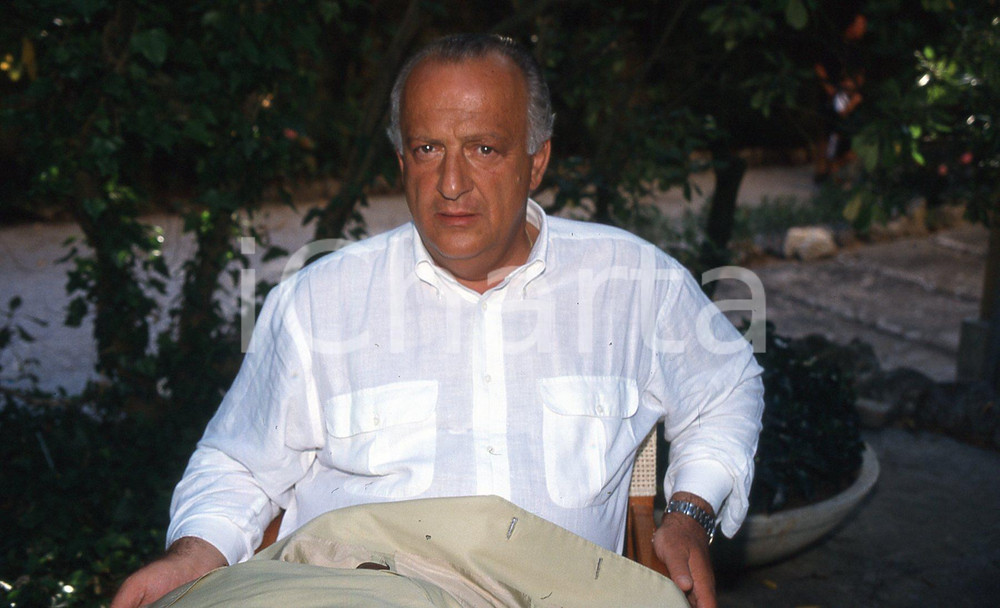 35mm vintage slide* 1999 ITALIA POLITICA Giorgio GUAZZALOCA sindaco a Bologna 16  Diapositiva d'epoca, in formato 35 mm.CONDIZIONI: GOODNella diapositiva appare ad un convegno politico.E' severamente vietata la riproduzione. Tutti i diritti sono riservati.Nella diapositiva ICharta mette in vendita, sul negozio eBay e in esclusiva sul sito "icharta" il proprio archivio composto da numerose diapositive e negativi fotografici d'epoca, tutti originali e autentici, che attraversano la storia del costume italiano tra gli la fine degli anni Sessanta e Novanta.Si tratta di uno sguardo inedito sull'attualit&agrave;, la politica, la vita quotidiana, il gossip e la cultura, che fotografa il cambiamento della nazione in quest'ultimo scorcio del XX secolo. Un'occasione unica per il mercato del collezionismo, che vede finalmente disponibile un archivio eccezionale per vastit&agrave;, tematiche e condizioni, in un settore (il negativo fotografico e la diapositiva) di assoluta novit&agrave; e dalle interessanti prospettive di investimento. GOOD/buono   originale e autentica 1