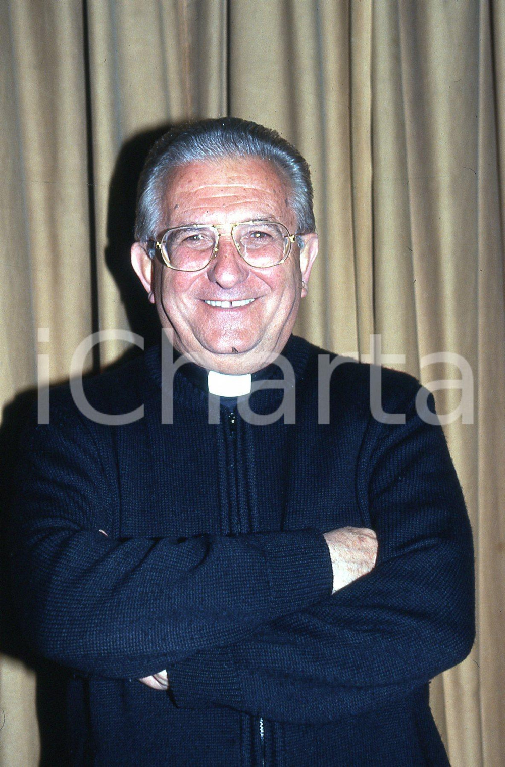 35mm vintage slide* 1990 AMELIA (TR)  Don Pierino GELMINI ritratto (7)  Diapositiva d'epoca, in formato 35 mm.CONDIZIONI: GOODE' severamente vietata la riproduzione. Tutti i diritti sono riservati.Nella diapositiva ICharta mette in vendita, sul negozio eBay e in esclusiva sul sito "icharta" il proprio archivio composto da numerose diapositive e negativi fotografici d'epoca, tutti originali e autentici, che attraversano la storia del costume italiano tra gli la fine degli anni Sessanta e Novanta.Si tratta di uno sguardo inedito sull'attualit&agrave;, la politica, la vita quotidiana, il gossip e la cultura, che fotografa il cambiamento della nazione in quest'ultimo scorcio del XX secolo. Un'occasione unica per il mercato del collezionismo, che vede finalmente disponibile un archivio eccezionale per vastit&agrave;, tematiche e condizioni, in un settore (il negativo fotografico e la diapositiva) di assoluta novit&agrave; e dalle interessanti prospettive di investimento. GOOD/buono   originale e autentica 1