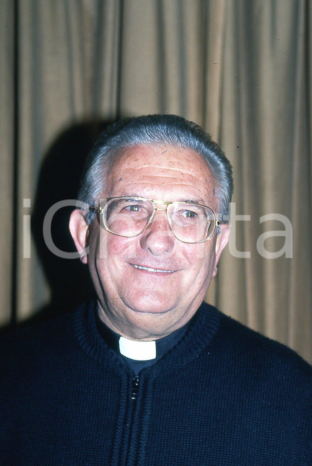 35mm vintage slide* 1990 AMELIA (TR)  Don Pierino GELMINI ritratto (8)  Diapositiva d'epoca, in formato 35 mm.CONDIZIONI: GOODE' severamente vietata la riproduzione. Tutti i diritti sono riservati.Nella diapositiva ICharta mette in vendita, sul negozio eBay e in esclusiva sul sito "icharta" il proprio archivio composto da numerose diapositive e negativi fotografici d'epoca, tutti originali e autentici, che attraversano la storia del costume italiano tra gli la fine degli anni Sessanta e Novanta.Si tratta di uno sguardo inedito sull'attualit&agrave;, la politica, la vita quotidiana, il gossip e la cultura, che fotografa il cambiamento della nazione in quest'ultimo scorcio del XX secolo. Un'occasione unica per il mercato del collezionismo, che vede finalmente disponibile un archivio eccezionale per vastit&agrave;, tematiche e condizioni, in un settore (il negativo fotografico e la diapositiva) di assoluta novit&agrave; e dalle interessanti prospettive di investimento. GOOD/buono   originale e autentica 1