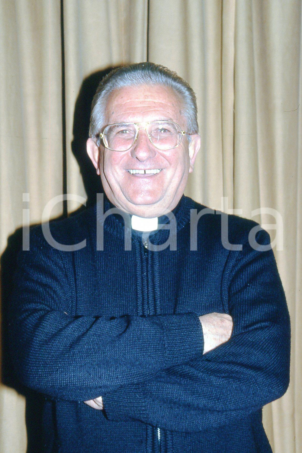 35mm vintage slide* 1990 AMELIA (TR)  Don Pierino GELMINI ritratto (19)  Diapositiva d'epoca, in formato 35 mm.CONDIZIONI: GOODE' severamente vietata la riproduzione. Tutti i diritti sono riservati.Nella diapositiva ICharta mette in vendita, sul negozio eBay e in esclusiva sul sito "icharta" il proprio archivio composto da numerose diapositive e negativi fotografici d'epoca, tutti originali e autentici, che attraversano la storia del costume italiano tra gli la fine degli anni Sessanta e Novanta.Si tratta di uno sguardo inedito sull'attualit&agrave;, la politica, la vita quotidiana, il gossip e la cultura, che fotografa il cambiamento della nazione in quest'ultimo scorcio del XX secolo. Un'occasione unica per il mercato del collezionismo, che vede finalmente disponibile un archivio eccezionale per vastit&agrave;, tematiche e condizioni, in un settore (il negativo fotografico e la diapositiva) di assoluta novit&agrave; e dalle interessanti prospettive di investimento. GOOD/buono   originale e autentica 1