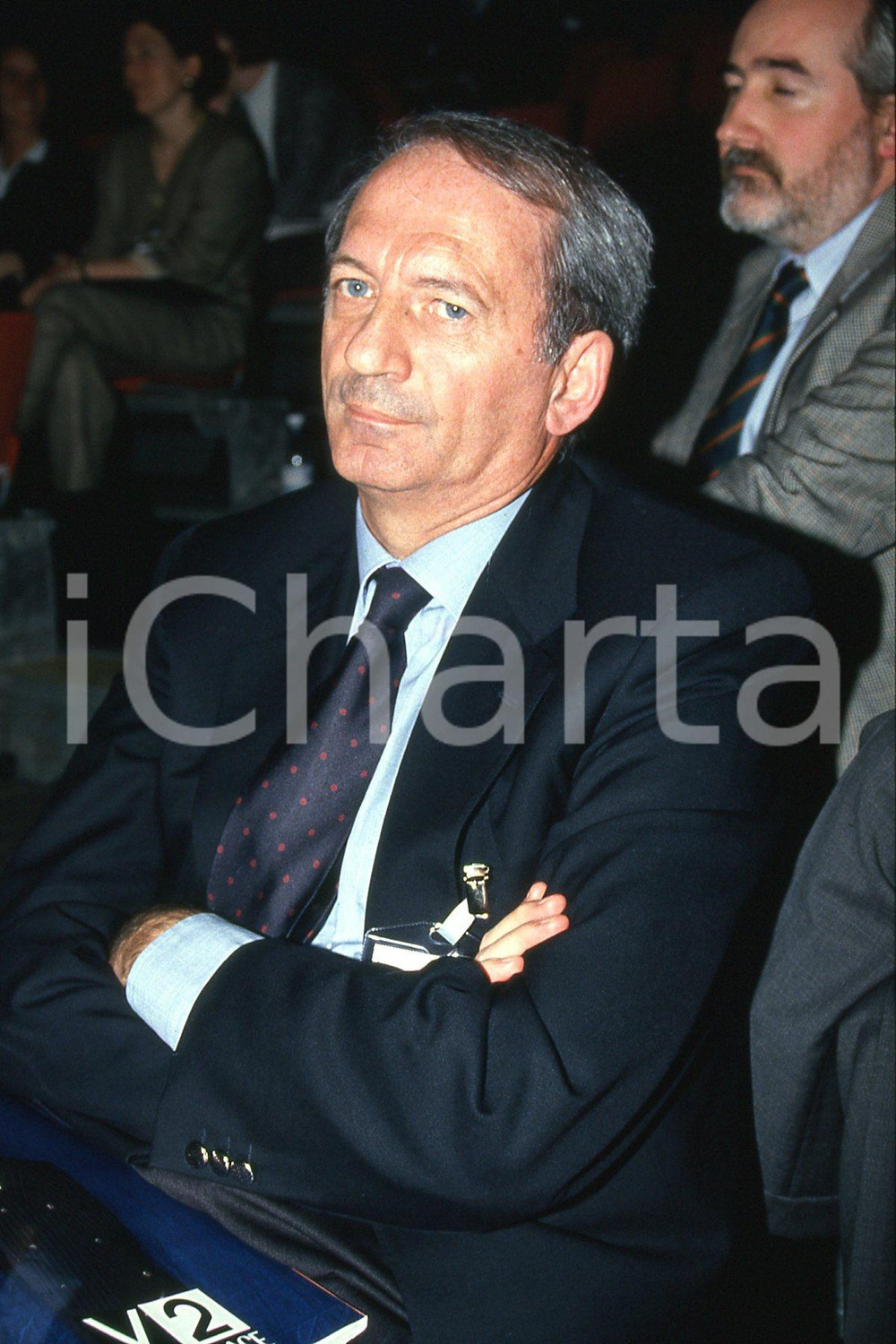 35mm vintage slide* 1995 ITALIA COSTUME Alberto BAULI ritratto a convegno (7)  Diapositiva d'epoca, in formato 35 mm.CONDIZIONI: GOODE' severamente vietata la riproduzione. Tutti i diritti sono riservati.Nella diapositiva ICharta mette in vendita, sul negozio eBay e in esclusiva sul sito "icharta" il proprio archivio composto da numerose diapositive e negativi fotografici d'epoca, tutti originali e autentici, che attraversano la storia del costume italiano tra gli la fine degli anni Sessanta e Novanta.Si tratta di uno sguardo inedito sull'attualit&agrave;, la politica, la vita quotidiana, il gossip e la cultura, che fotografa il cambiamento della nazione in quest'ultimo scorcio del XX secolo. Un'occasione unica per il mercato del collezionismo, che vede finalmente disponibile un archivio eccezionale per vastit&agrave;, tematiche e condizioni, in un settore (il negativo fotografico e la diapositiva) di assoluta novit&agrave; e dalle interessanti prospettive di investimento. GOOD/buono   originale e autentica 1
