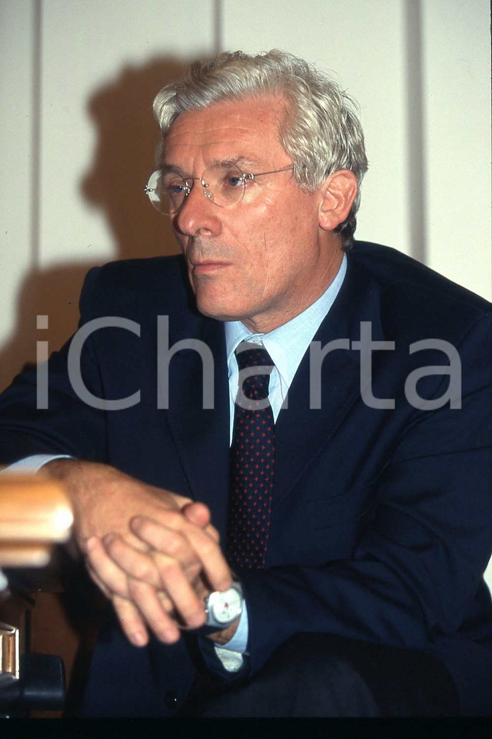 35mm vintage slide* 2000 BRESCIA sindaco Paolo CORSINI ritratto (14)  Diapositiva d'epoca, in formato 35 mm.CONDIZIONI: GOODNella diapositiva ICharta mette in vendita, sul negozio eBay e in esclusiva sul sito "icharta" il proprio archivio composto da numerose diapositive e negativi fotografici d'epoca, tutti originali e autentici, che attraversano la storia del costume italiano tra gli la fine degli anni Sessanta e Novanta.Si tratta di uno sguardo inedito sull'attualit&agrave;, la politica, la vita quotidiana, il gossip e la cultura, che fotografa il cambiamento della nazione in quest'ultimo scorcio del XX secolo. Un'occasione unica per il mercato del collezionismo, che vede finalmente disponibile un archivio eccezionale per vastit&agrave;, tematiche e condizioni, in un settore (il negativo fotografico e la diapositiva) di assoluta novit&agrave; e dalle interessanti prospettive di investimento. GOOD/buono   originale e autentica 1