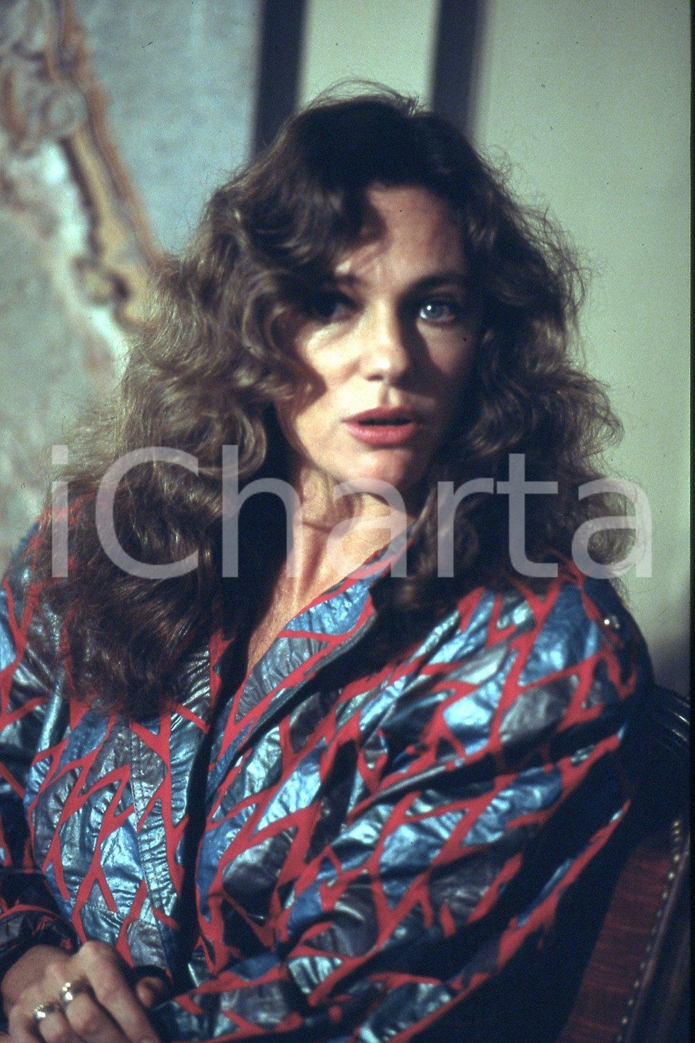 35mm vintage slide* 1985 ca ITALIA - CINEMA Jacqueline BISSET ritratto  Diapositiva d'epoca, in formato 35 mm.CONDIZIONI: GOODNella diapositiva ICharta mette in vendita, sul negozio eBay e in esclusiva sul sito "icharta" il proprio archivio composto da numerose diapositive e negativi fotografici d'epoca, tutti originali e autentici, che attraversano la storia del costume italiano tra gli la fine degli anni Sessanta e Novanta.Si tratta di uno sguardo inedito sull'attualit&agrave;, la politica, la vita quotidiana, il gossip e la cultura, che fotografa il cambiamento della nazione in quest'ultimo scorcio del XX secolo. Un'occasione unica per il mercato del collezionismo, che vede finalmente disponibile un archivio eccezionale per vastit&agrave;, tematiche e condizioni, in un settore (il negativo fotografico e la diapositiva) di assoluta novit&agrave; e dalle interessanti prospettive di investimento. GOOD/buono   originale e autentica 1