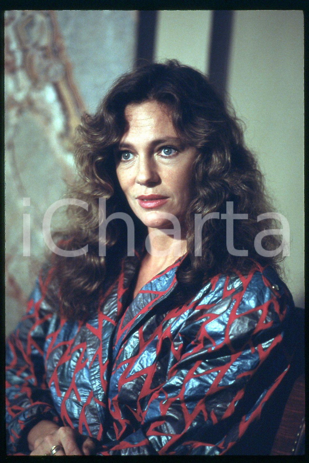 35mm vintage slide* 1985 ca ITALIA - CINEMA Jacqueline BISSET ritratto (5)  Diapositiva d'epoca, in formato 35 mm.CONDIZIONI: GOODNella diapositiva ICharta mette in vendita, sul negozio eBay e in esclusiva sul sito "icharta" il proprio archivio composto da numerose diapositive e negativi fotografici d'epoca, tutti originali e autentici, che attraversano la storia del costume italiano tra gli la fine degli anni Sessanta e Novanta.Si tratta di uno sguardo inedito sull'attualit&agrave;, la politica, la vita quotidiana, il gossip e la cultura, che fotografa il cambiamento della nazione in quest'ultimo scorcio del XX secolo. Un'occasione unica per il mercato del collezionismo, che vede finalmente disponibile un archivio eccezionale per vastit&agrave;, tematiche e condizioni, in un settore (il negativo fotografico e la diapositiva) di assoluta novit&agrave; e dalle interessanti prospettive di investimento. GOOD/buono   originale e autentica 1