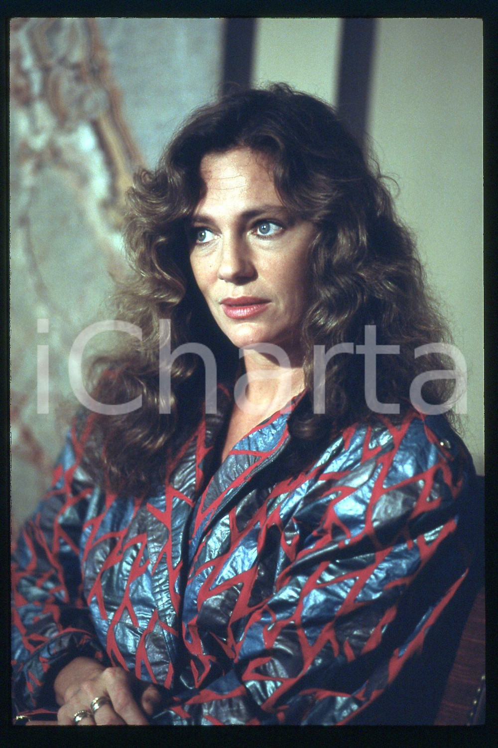 35mm vintage slide* 1985 ca ITALIA - CINEMA Jacqueline BISSET ritratto (6)  Diapositiva d'epoca, in formato 35 mm.CONDIZIONI: GOODNella diapositiva ICharta mette in vendita, sul negozio eBay e in esclusiva sul sito "icharta" il proprio archivio composto da numerose diapositive e negativi fotografici d'epoca, tutti originali e autentici, che attraversano la storia del costume italiano tra gli la fine degli anni Sessanta e Novanta.Si tratta di uno sguardo inedito sull'attualit&agrave;, la politica, la vita quotidiana, il gossip e la cultura, che fotografa il cambiamento della nazione in quest'ultimo scorcio del XX secolo. Un'occasione unica per il mercato del collezionismo, che vede finalmente disponibile un archivio eccezionale per vastit&agrave;, tematiche e condizioni, in un settore (il negativo fotografico e la diapositiva) di assoluta novit&agrave; e dalle interessanti prospettive di investimento. GOOD/buono   originale e autentica 1