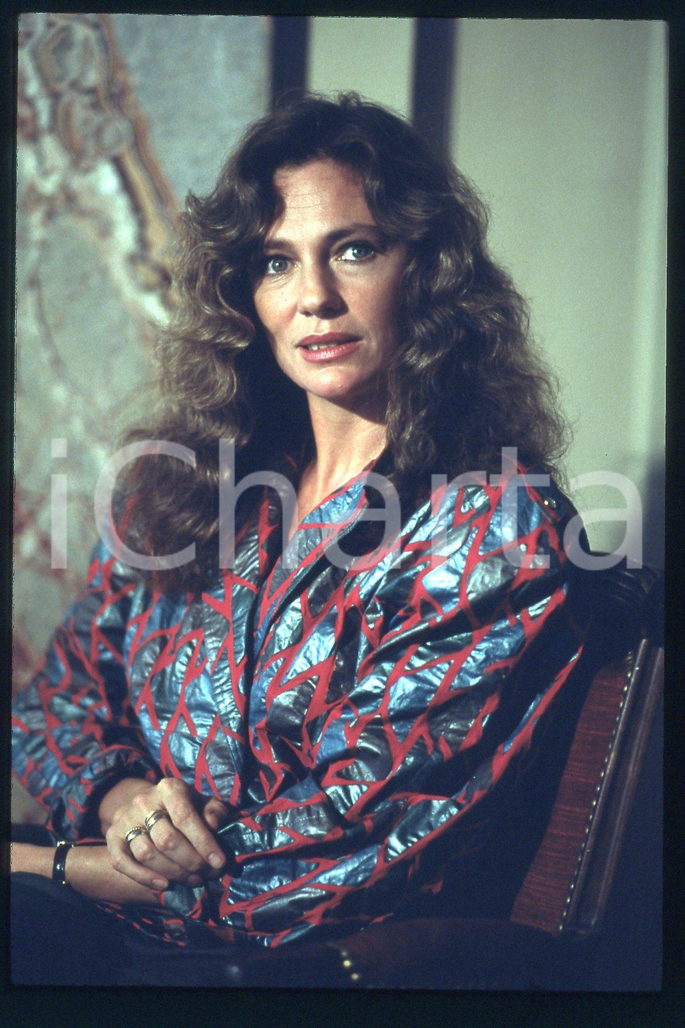 35mm vintage slide* 1985 ca ITALIA - CINEMA Jacqueline BISSET ritratto (7)  Diapositiva d'epoca, in formato 35 mm.CONDIZIONI: GOODNella diapositiva ICharta mette in vendita, sul negozio eBay e in esclusiva sul sito "icharta" il proprio archivio composto da numerose diapositive e negativi fotografici d'epoca, tutti originali e autentici, che attraversano la storia del costume italiano tra gli la fine degli anni Sessanta e Novanta.Si tratta di uno sguardo inedito sull'attualit&agrave;, la politica, la vita quotidiana, il gossip e la cultura, che fotografa il cambiamento della nazione in quest'ultimo scorcio del XX secolo. Un'occasione unica per il mercato del collezionismo, che vede finalmente disponibile un archivio eccezionale per vastit&agrave;, tematiche e condizioni, in un settore (il negativo fotografico e la diapositiva) di assoluta novit&agrave; e dalle interessanti prospettive di investimento. GOOD/buono   originale e autentica 1