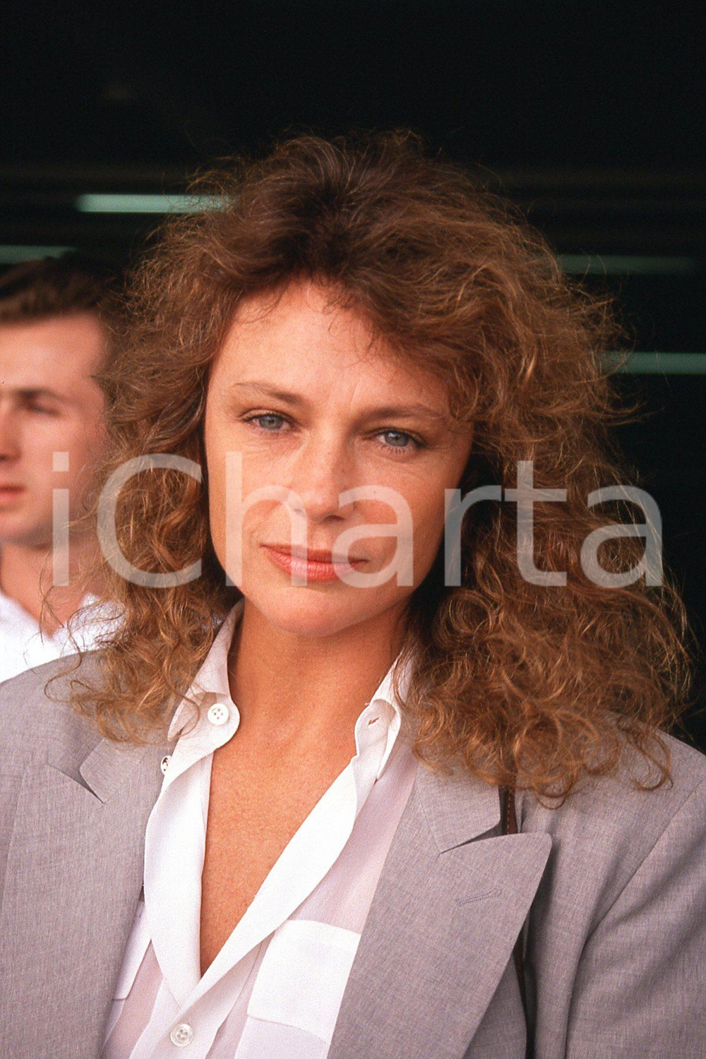35mm vintage slide* 1995 VENEZIA Jacqueline BISSET alla mostra del cinema (3)  Diapositiva d'epoca, in formato 35 mm.CONDIZIONI: GOODNella diapositiva ICharta mette in vendita, sul negozio eBay e in esclusiva sul sito "icharta" il proprio archivio composto da numerose diapositive e negativi fotografici d'epoca, tutti originali e autentici, che attraversano la storia del costume italiano tra gli la fine degli anni Sessanta e Novanta.Si tratta di uno sguardo inedito sull'attualit&agrave;, la politica, la vita quotidiana, il gossip e la cultura, che fotografa il cambiamento della nazione in quest'ultimo scorcio del XX secolo. Un'occasione unica per il mercato del collezionismo, che vede finalmente disponibile un archivio eccezionale per vastit&agrave;, tematiche e condizioni, in un settore (il negativo fotografico e la diapositiva) di assoluta novit&agrave; e dalle interessanti prospettive di investimento. GOOD/buono   originale e autentica 1