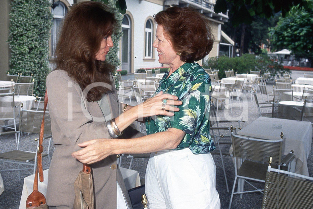35mm vintage slide* 1995 VENEZIA Jacqueline BISSET incontra Samantha EGGAR
