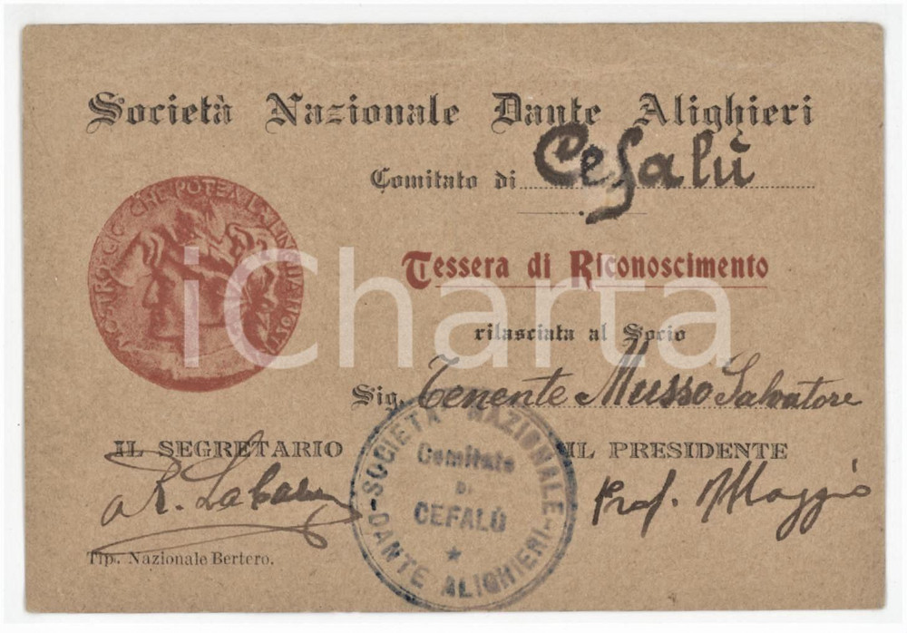 1921 CEFALÙ Società Nazionale Dante Alighieri - Tessera del Ten. Salvatore MUSSO Tessera d'epoca.  FAIR/discreto Piccolo strappo e gualciture al margine superiore Formato: 11x8 cm originale e autentica 1
