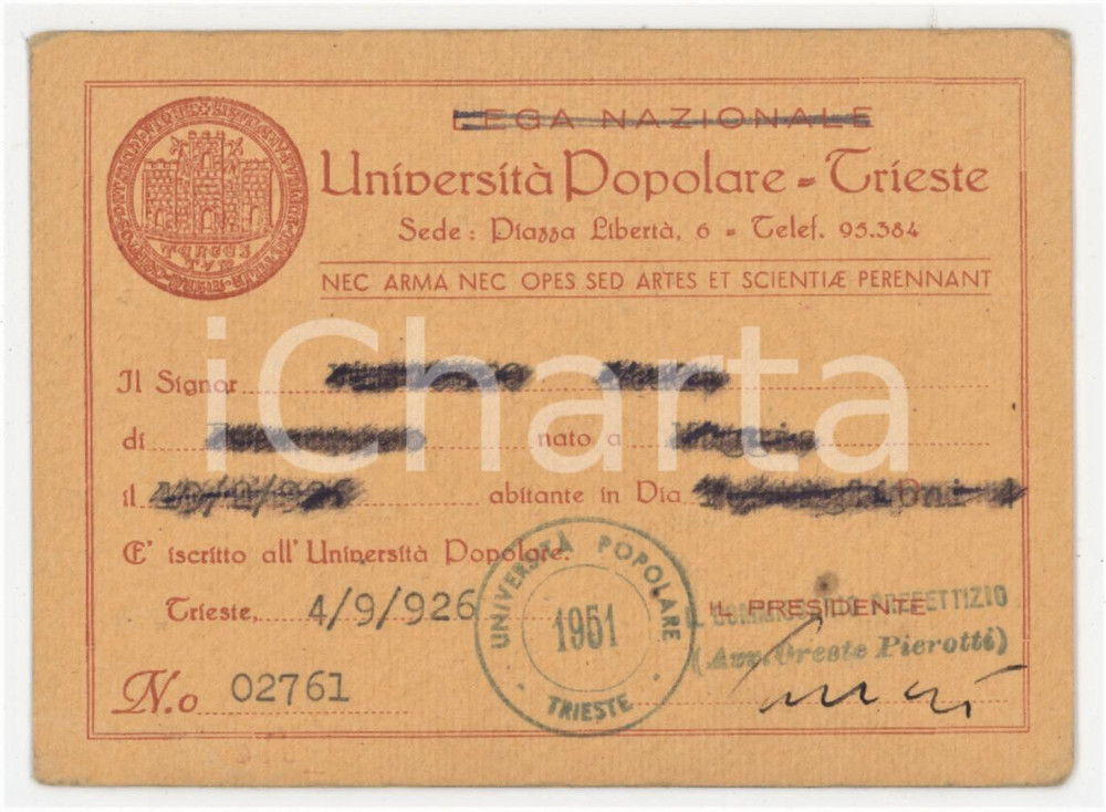1951 TRIESTE Lega Nazionale - Università Popolare - Tessera 11x8 cm Tessera d'epoca. FAIR/discreto Lievi smussature agli angoli, cancellazione al recto Formato: 11x8 cm originale e autentica 1