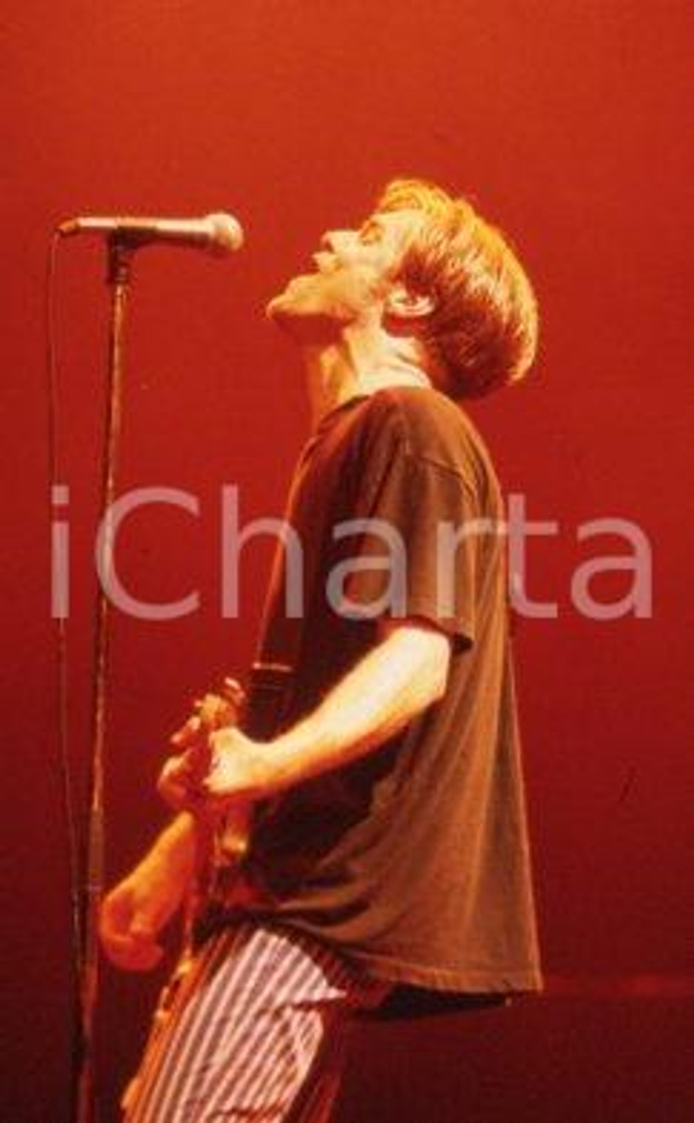 35mm vintage slide* 1995ca MUSICA Bryan ADAMS durante un'esibizione (1)
