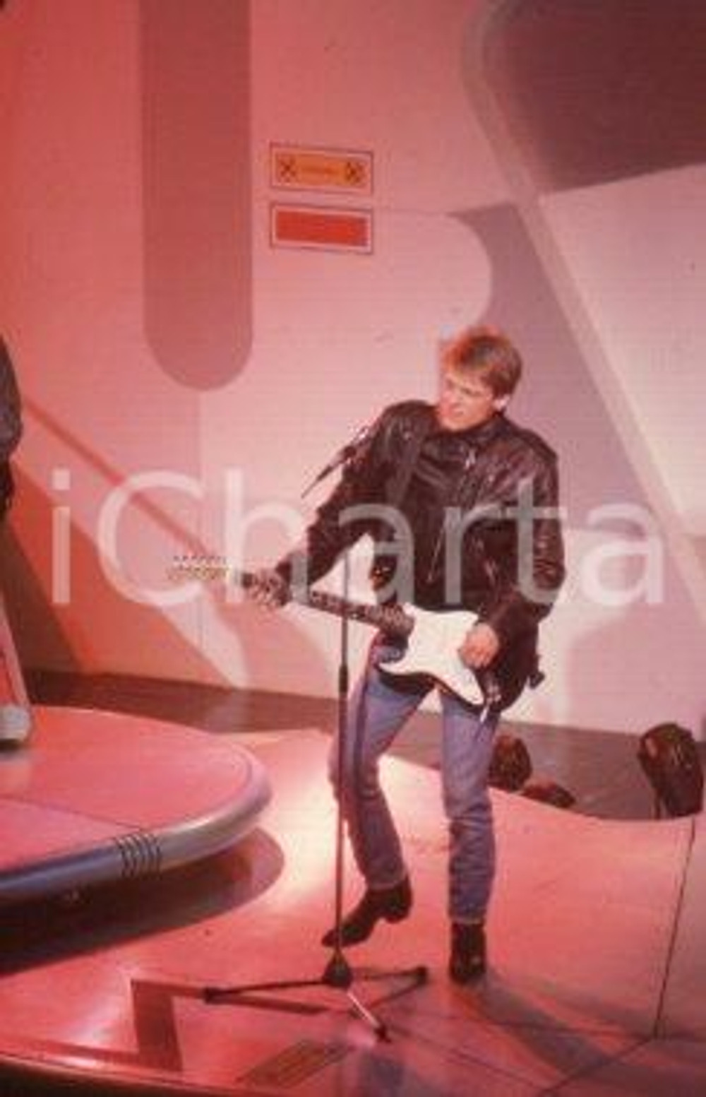 35mm vintage slide* 1995ca MUSICA Bryan ADAMS durante un'esibizione (5)