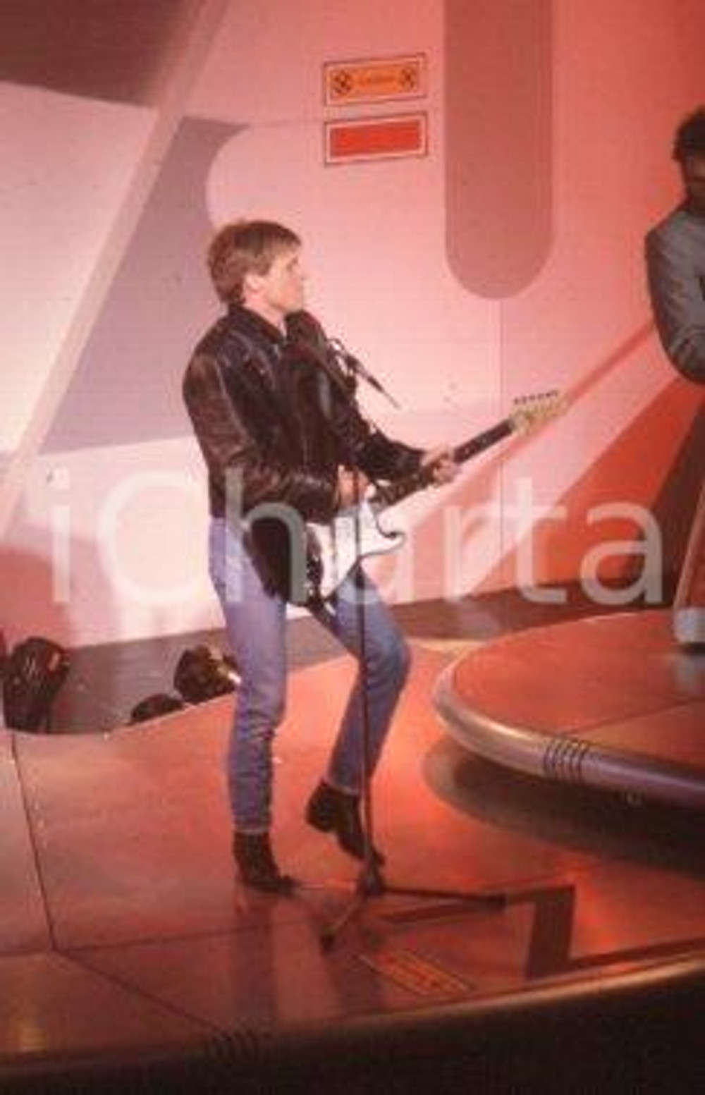 35mm vintage slide* 1995ca MUSICA Bryan ADAMS durante un'esibizione (6)