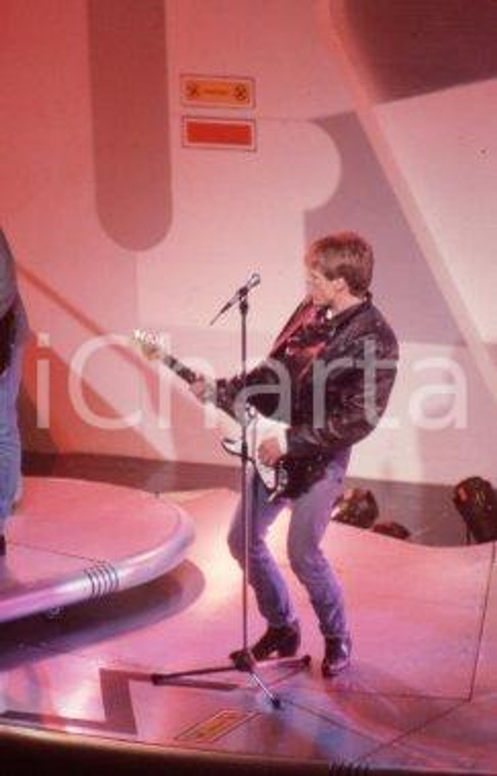 35mm vintage slide* 1995ca MUSICA Bryan ADAMS durante un'esibizione (10)