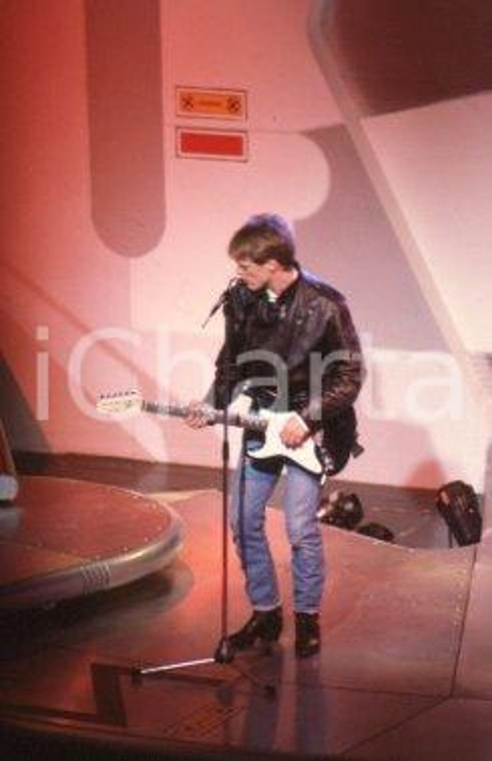 35mm vintage slide* 1995ca MUSICA Bryan ADAMS durante un'esibizione (14)