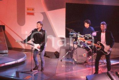 35mm vintage slide* 1995ca MUSICA Bryan ADAMS durante un'esibizione (15)