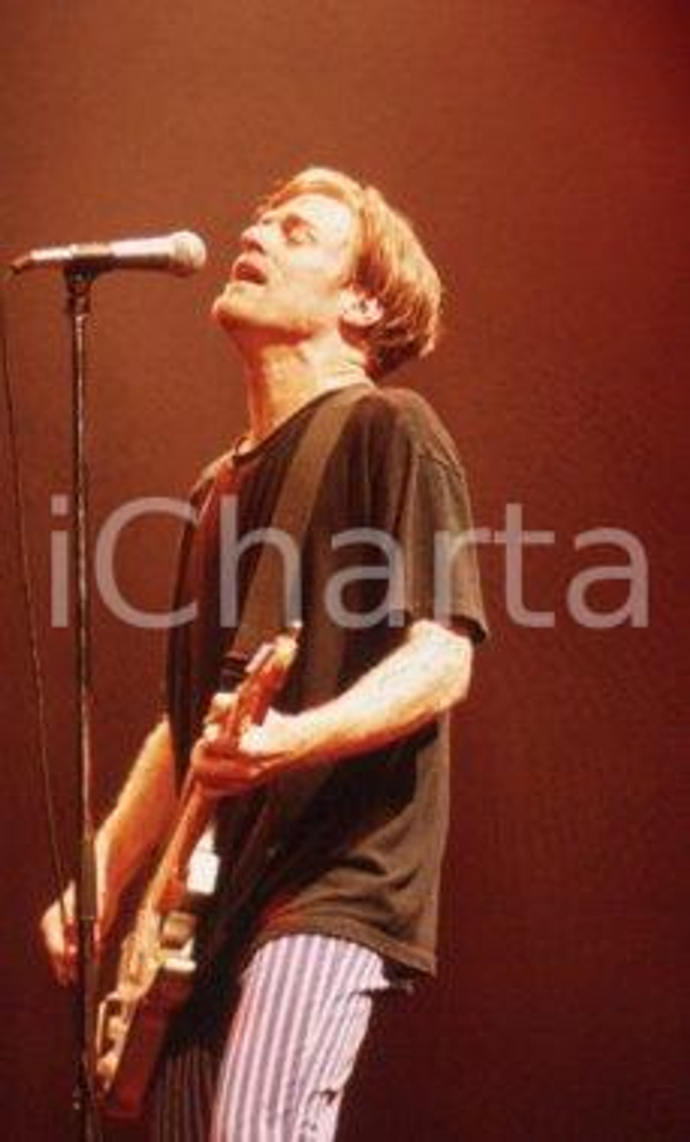 35mm vintage slide* 1995ca MUSICA Bryan ADAMS durante un'esibizione (27)