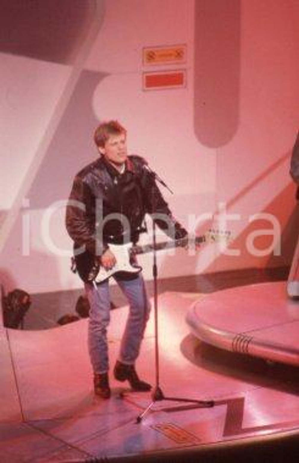 35mm vintage slide* 1995ca MUSICA Bryan ADAMS durante un'esibizione (29)