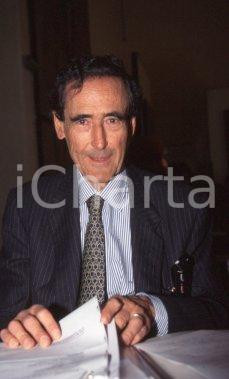 35mm vintage slide* 1990ca ECONOMIA MILANO Carlos Salat FERRER ritratto (1)